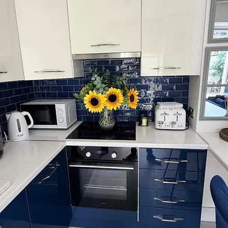 Modern 1 Bedroom Oasis Cobh